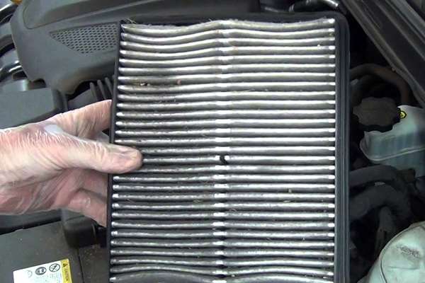 Apa Efeknya Berkendara dengan Filter Udara yang Kotor?
