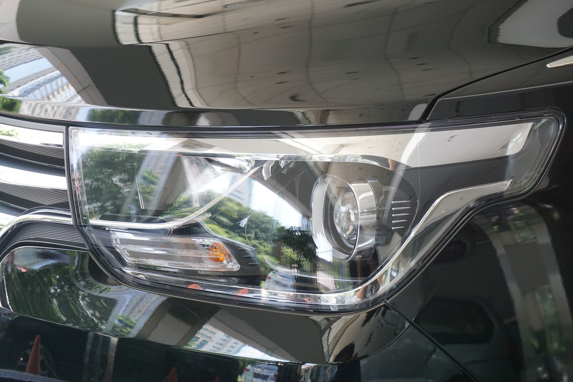 Lampu Proyektor Hyundai H-1 Tegaskan Pencahayaan