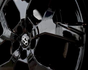 5 Keuntungan Dark Alloy Wheels: Bukan Sekadar Warna, Tapi Pilihan Cerdas