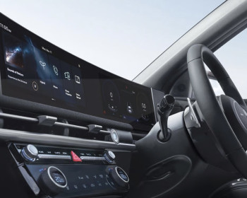 Saat Ponsel Dicolok ke Mobil, Mengapa Suara Tiba-Tiba Hilang?