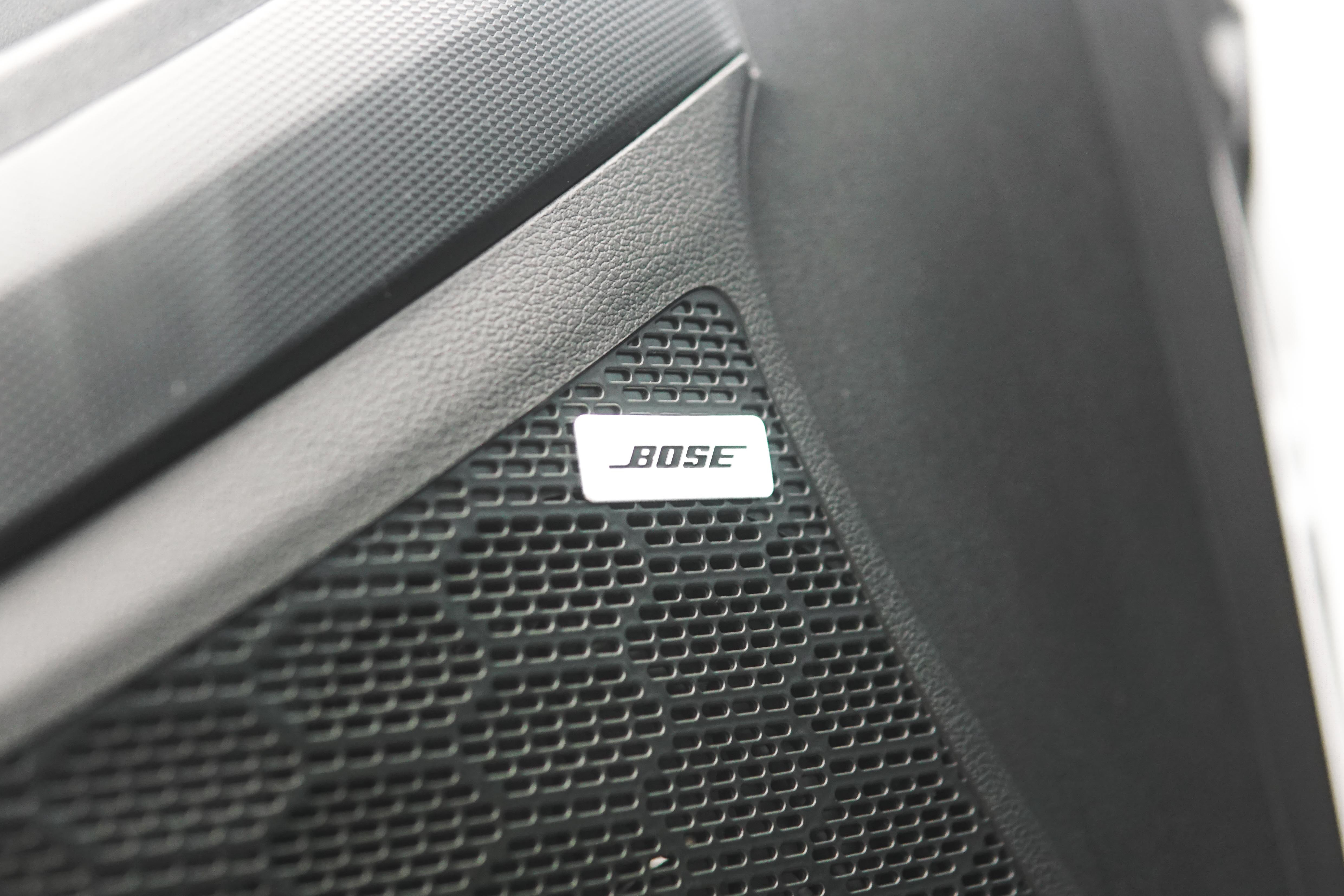 Manjakan Telinga Lewat 8 Speaker Bose Hyundai Creta