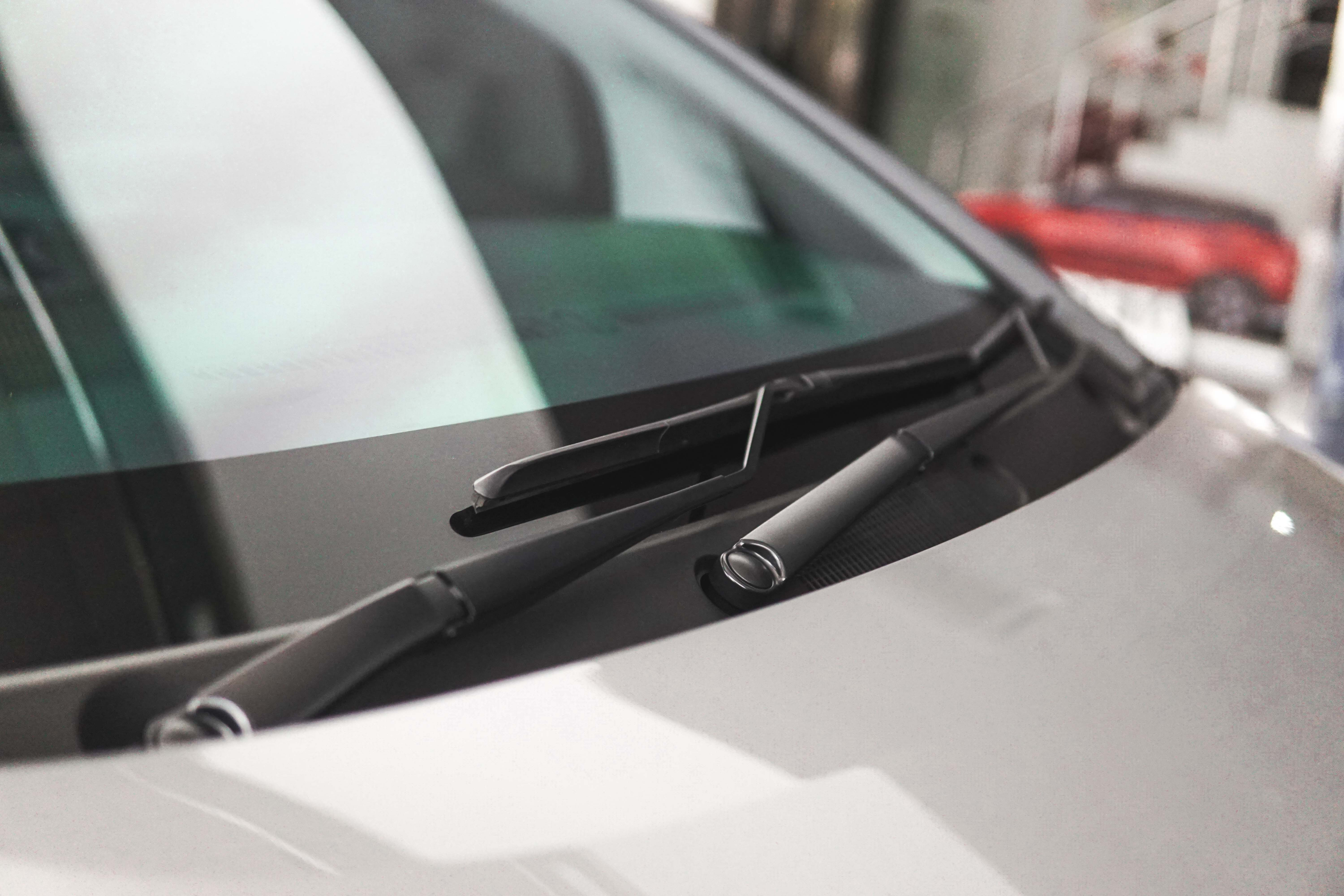 7 Cara Bersihkan Kaca Mobil Hyundai Kesayangan Anda