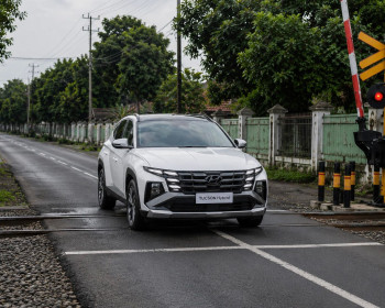 Mobil Hybrid Hyundai Aman Lewat Rel Kereta Api? Ini Penjelasan Dan Tipsnya