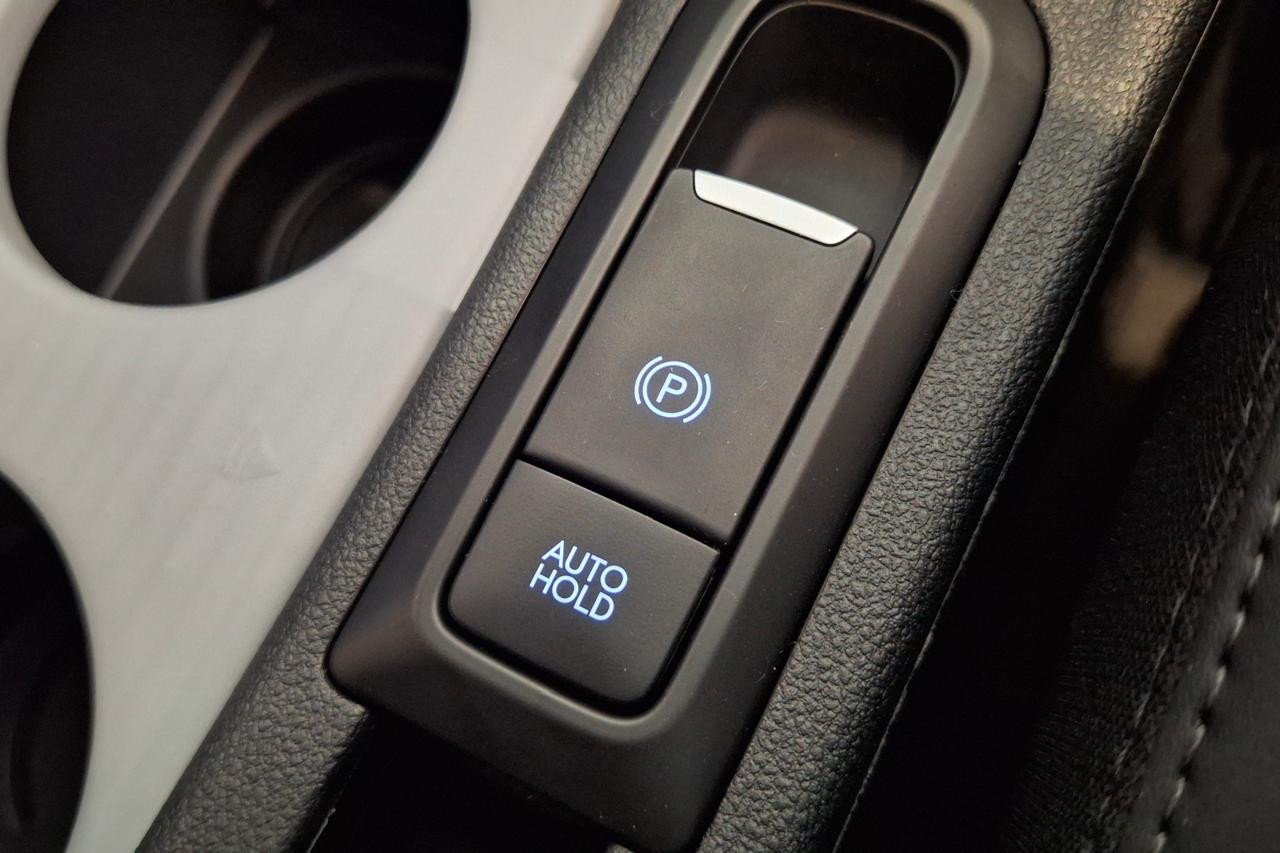 Pelajari Manfaat Dan Cara Kerja Fitur Auto Hold Hyundai STARGAZER Cartenz Lewat Test Drive Resmi