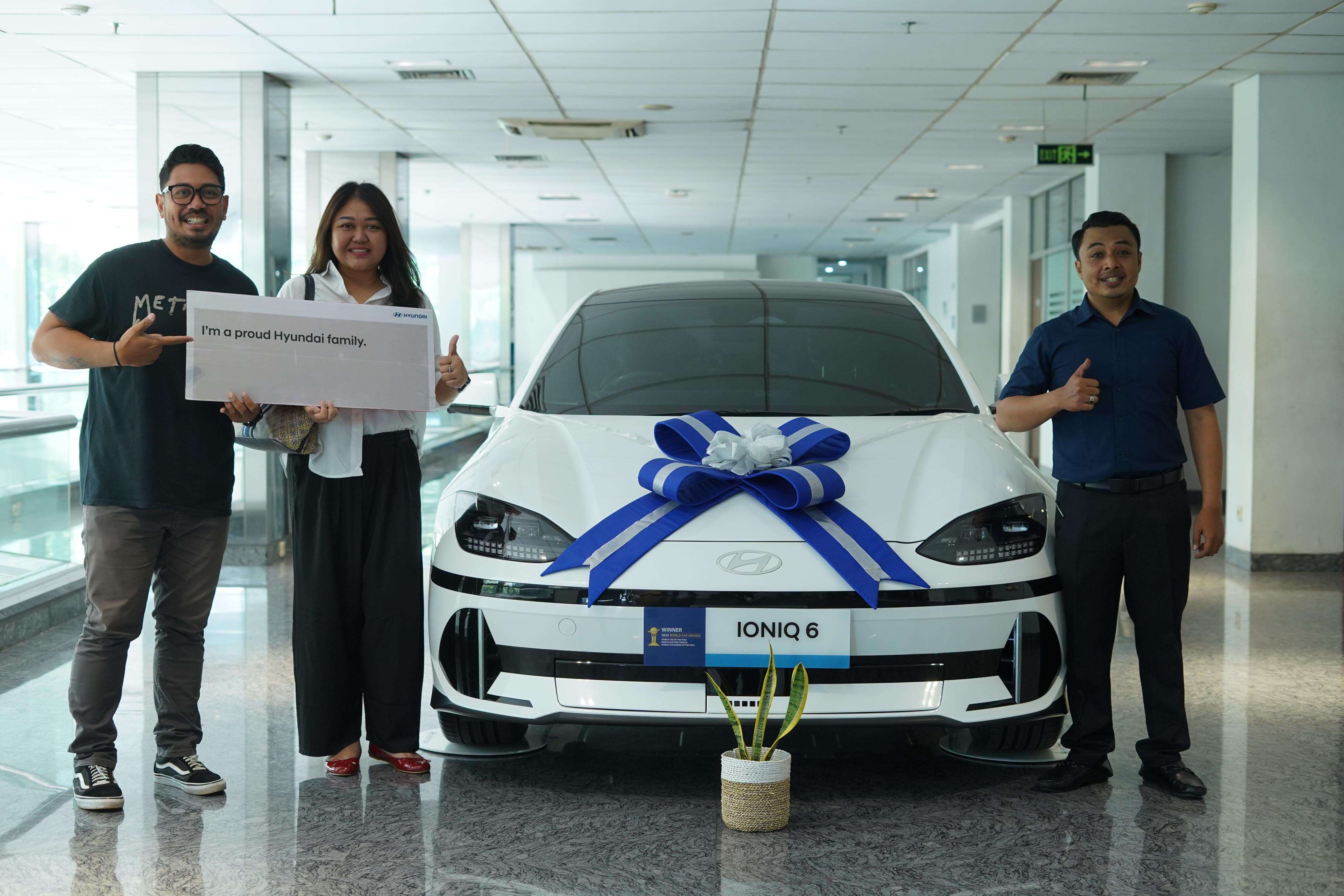 Customer Dealer Hyundai Simprug Menangkan Lucky Draw Hyundai Ioniq 6