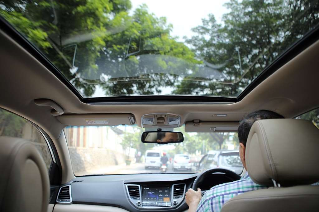 Perlu Diketahui Ini Fungsi Panoramic Sunroof Pada Mobil Kesayangan