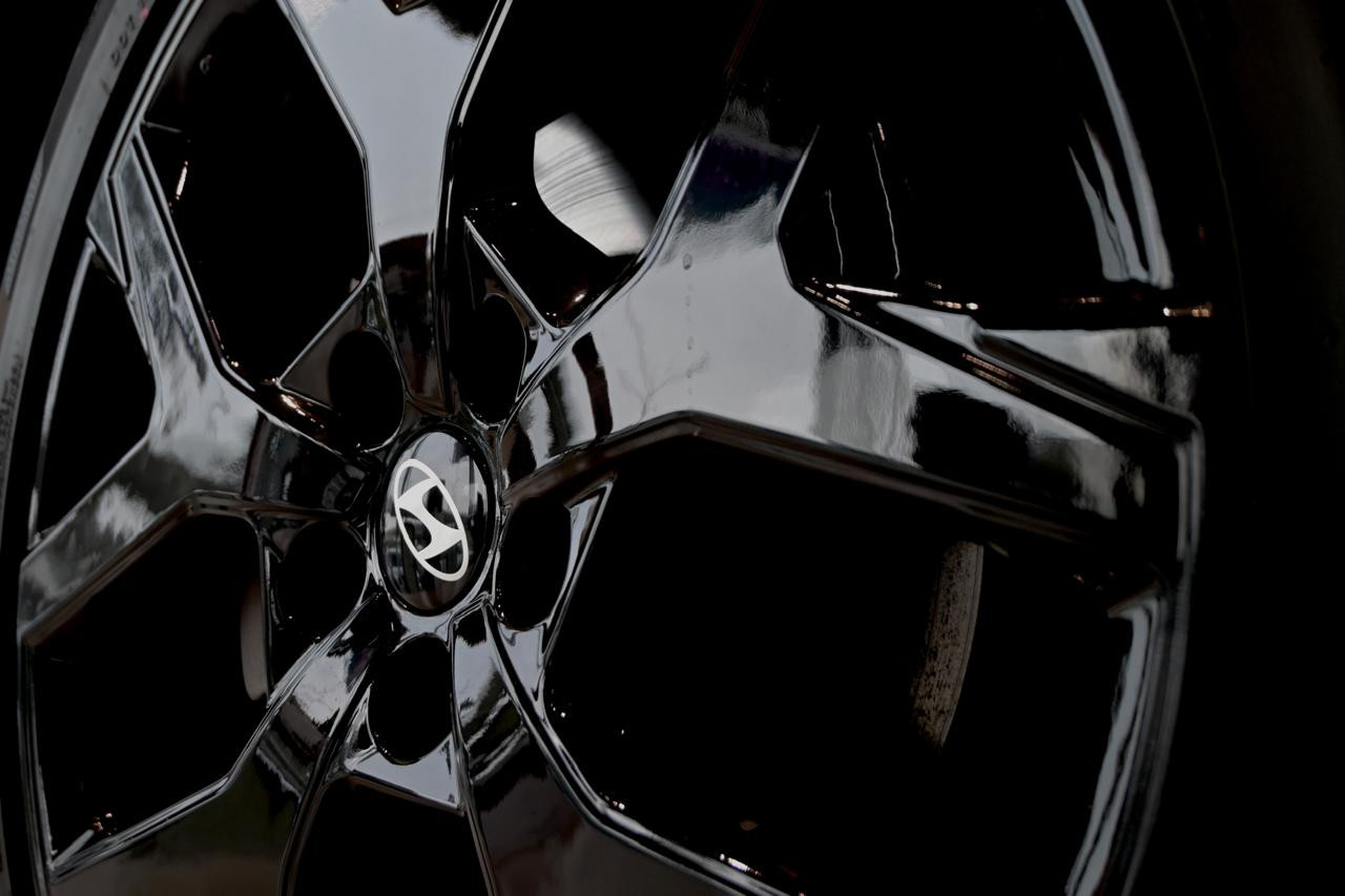 5 Keuntungan Dark Alloy Wheels: Bukan Sekadar Warna, Tapi Pilihan Cerdas